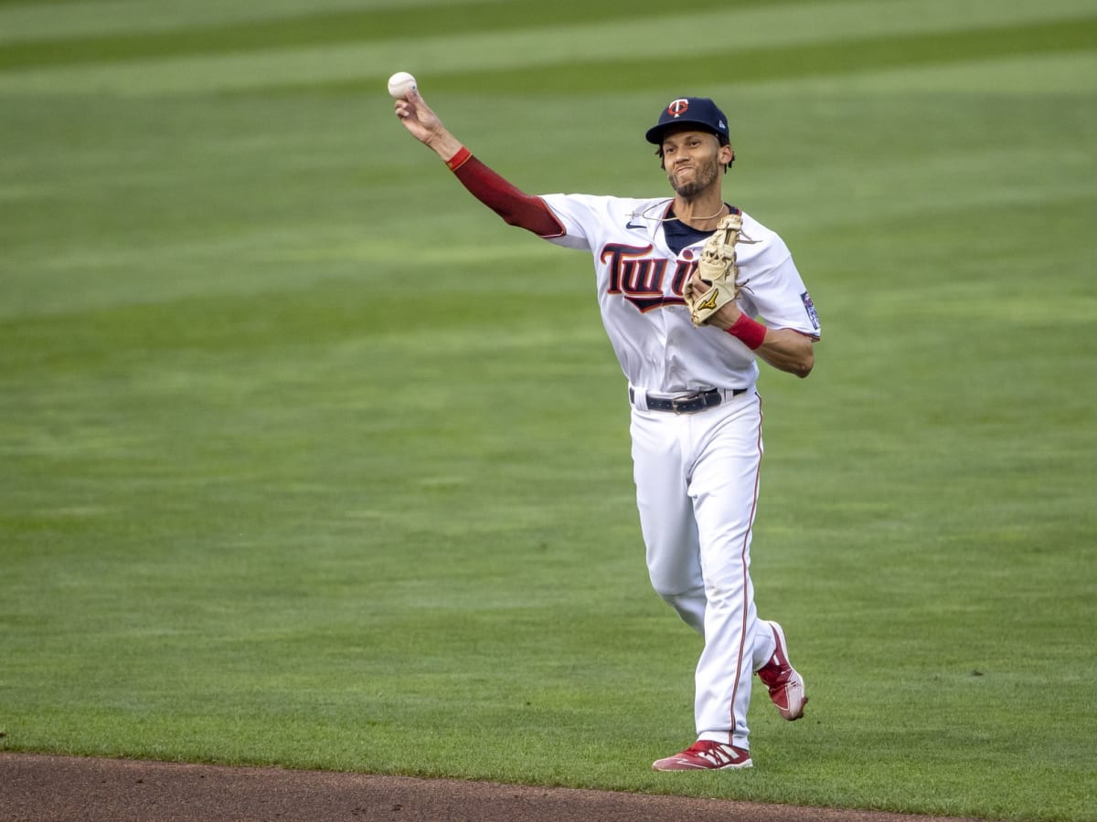 Andrelton Simmons should not be Yankees' shortstop in 2022