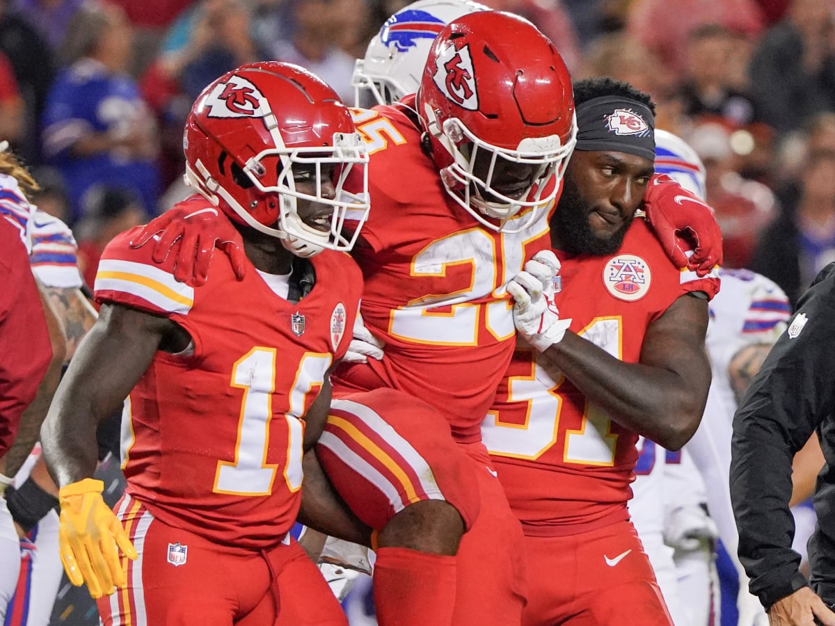 KC Chiefs: Clyde Edwards-Helaire sustains sprained MCL