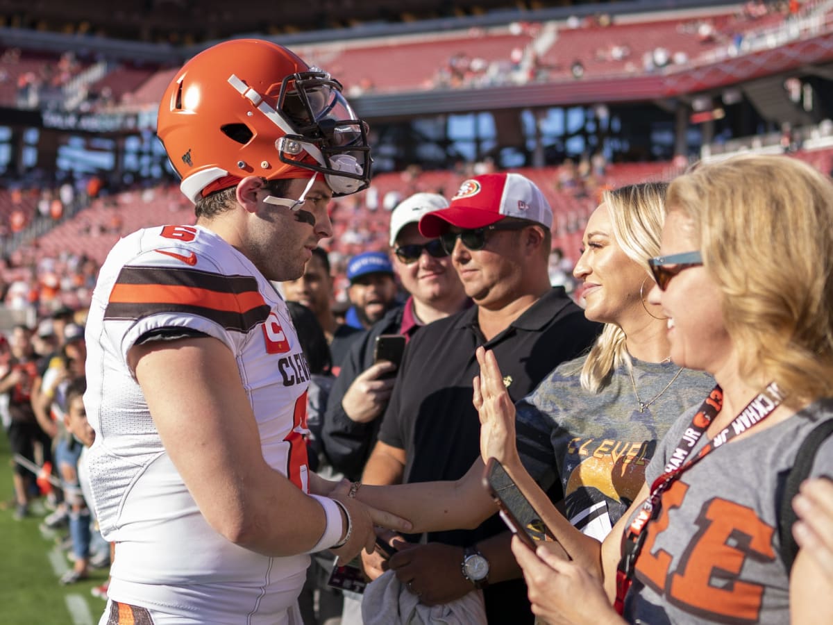 Cleveland Browns David Njoku Shines Against Los Angeles Chargers, Must be  Featured Target - Sports Illustrated Cleveland Browns News, Analysis and  More