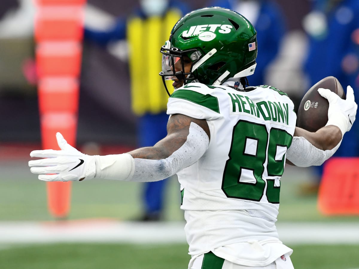 New York Jets trade tight end Chris Herndon to Minnesota Vikings