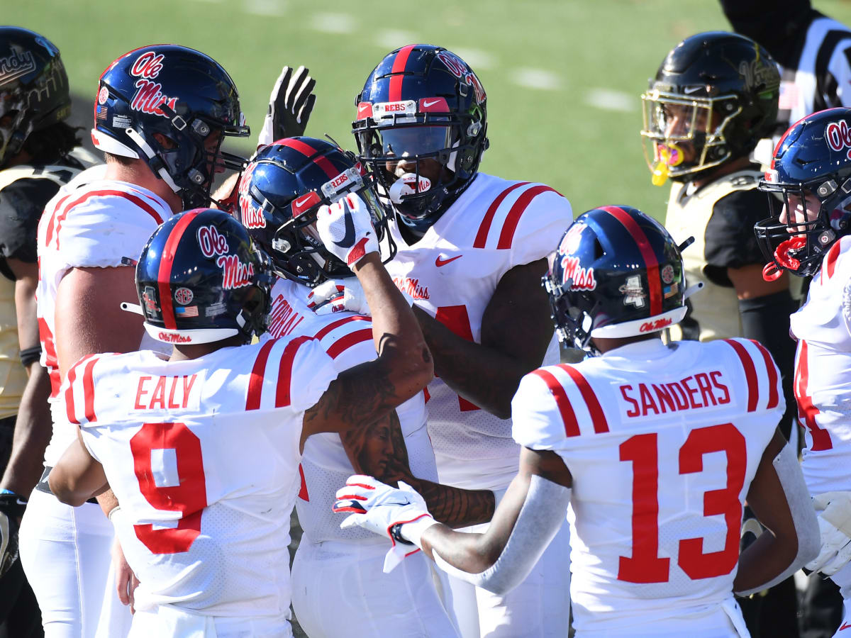 Ole Miss Releases Uniform Combination For Saturday's Game In Tuscaloosa -  The Grove Report – Sports Illustrated at Ole Miss