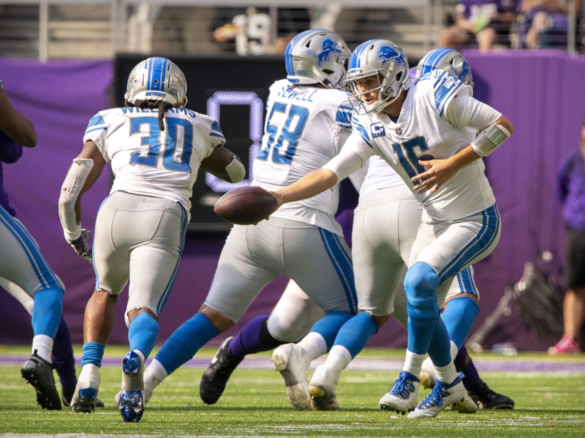 FOXBOROUGH, MA - OCTOBER 09: Detroit Lions running back Jamaal Williams  (30) interacts with fans prior to the NFL game between Detroit Lions and  New England Patriots on October 9, 2022, at