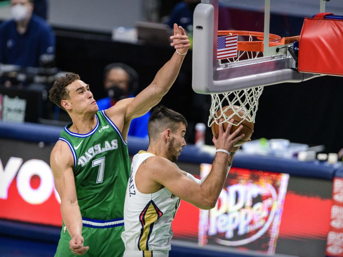 He Can't Miss!: Dwight Powell Breaks Dallas Mavs Record For Consecutive  Shots Made - Sports Illustrated Dallas Mavericks News, Analysis and More