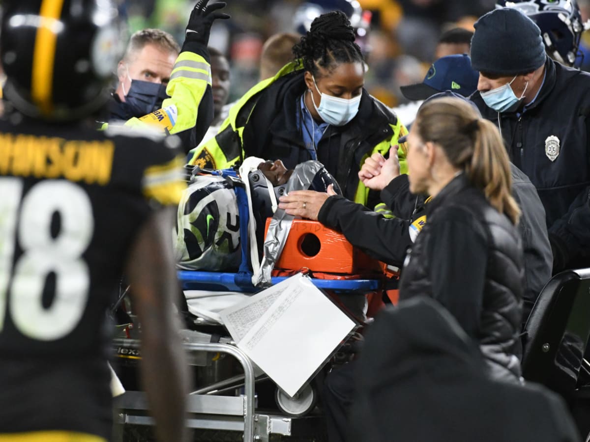 Seahawks LB Darrell Taylor leaves on stretcher with injury