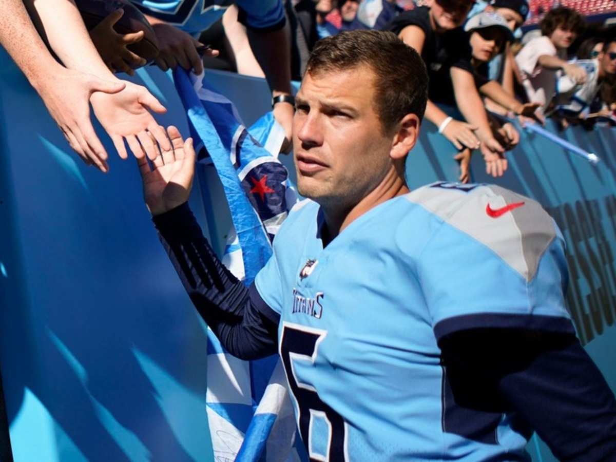 Brett Kern makes it easier for Tennessee Titans fans to root for Eagles