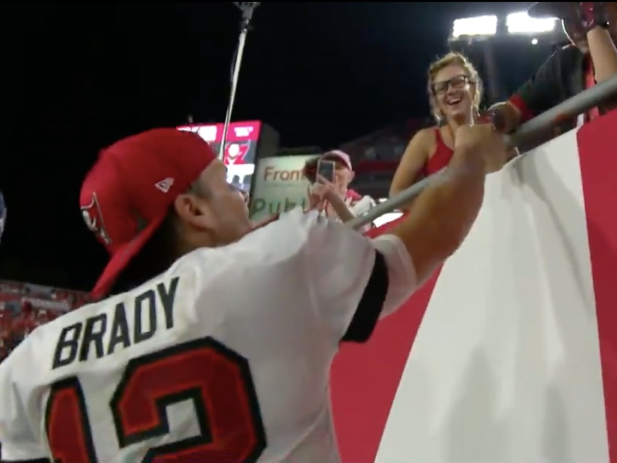 Very emotional week' for Tom Brady concludes with surreal Buccaneers  victory over Patriots