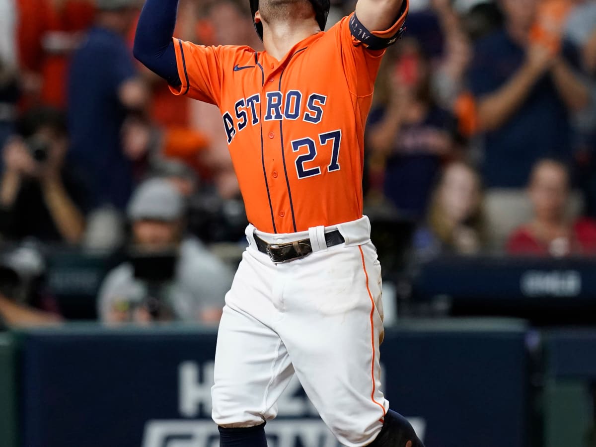 World Series 2021: Houston Astros beat Atlanta Braves 7-2 to level series  at 1-1 - BBC Sport