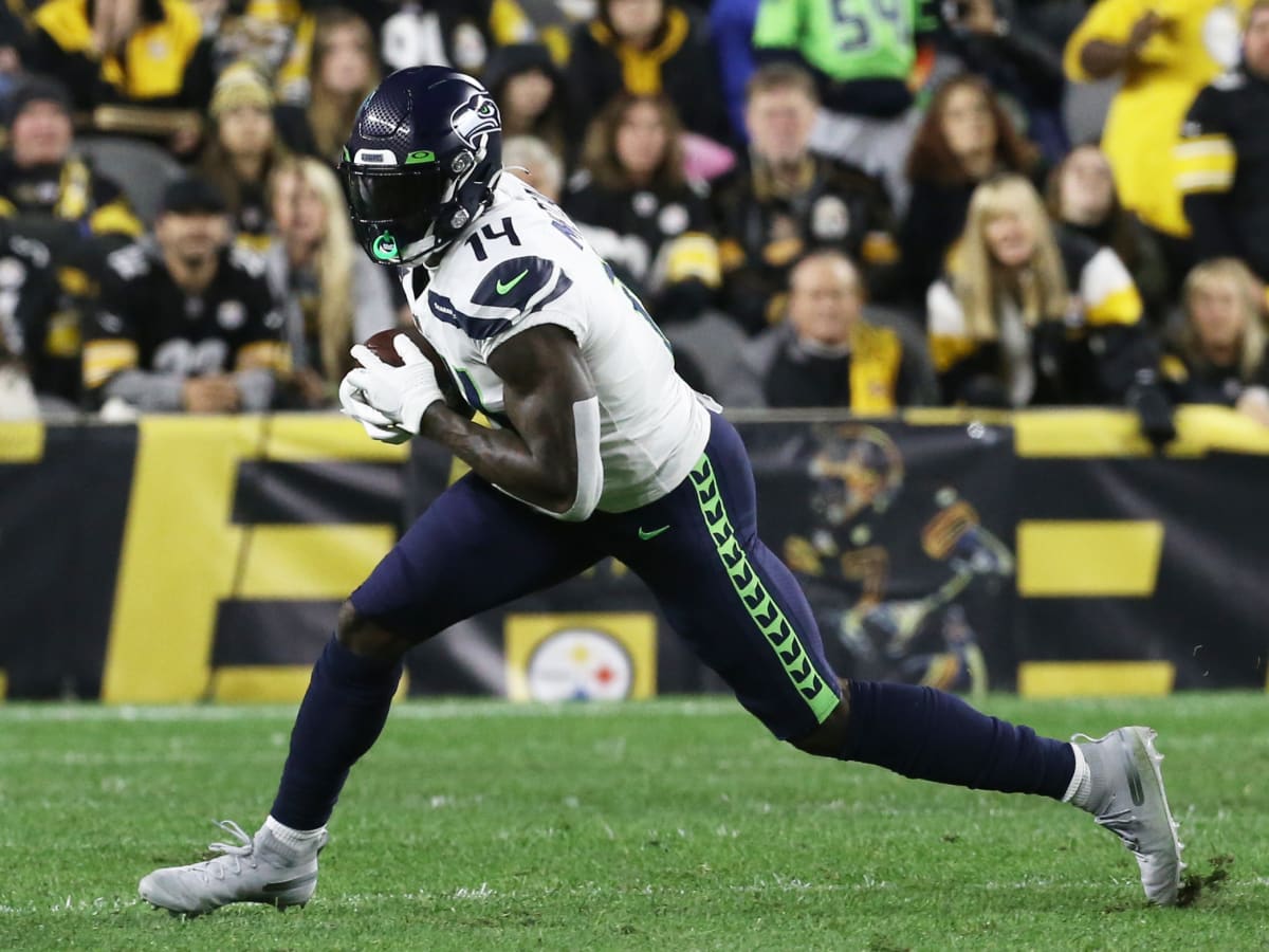 Seahawks receivers Dee Eskridge, Penny Hart in concussion protocol