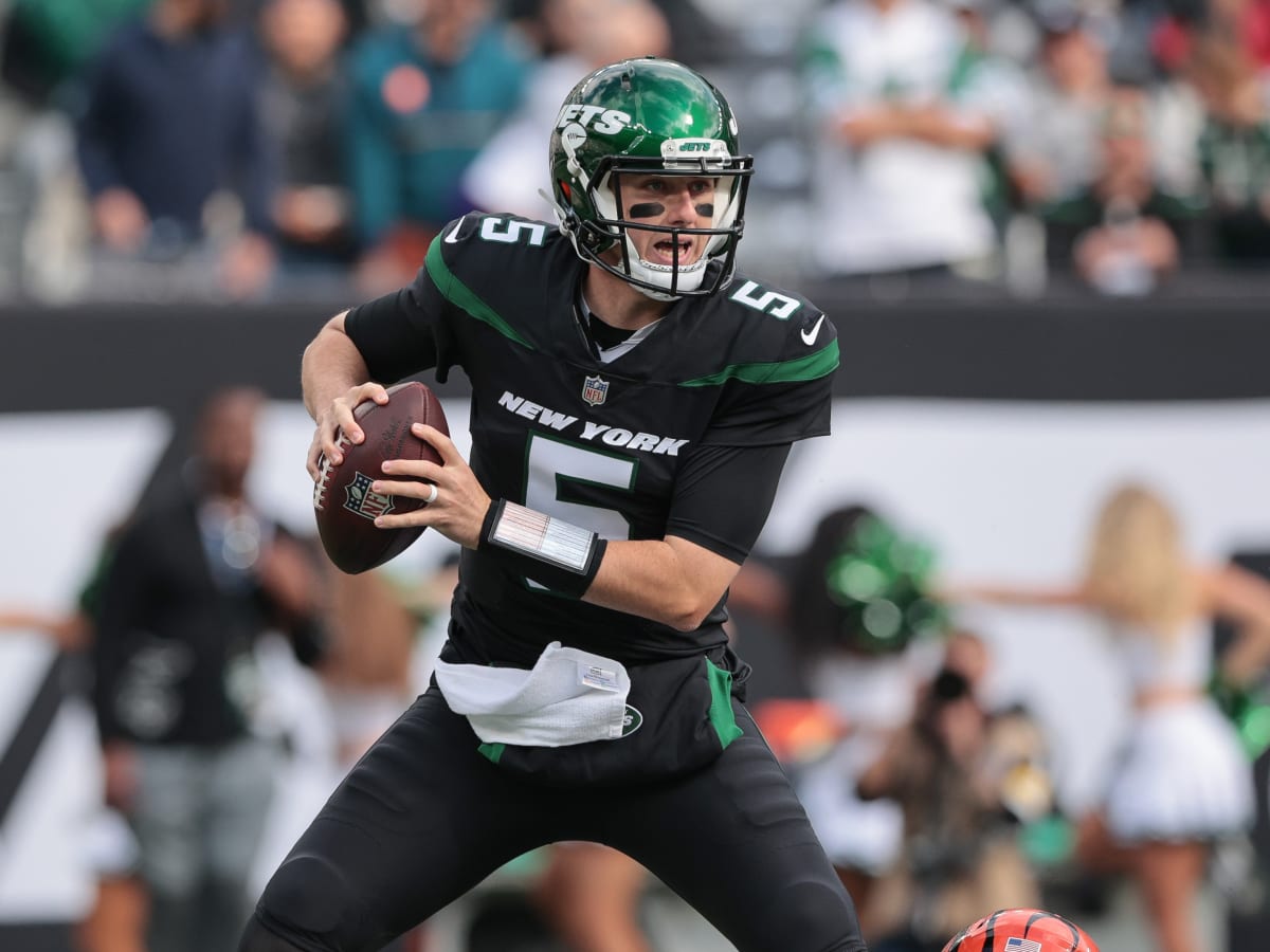 Mike White injury: Jets QB goes down in Week 8 vs. Bengals, returns to the  contest - DraftKings Network