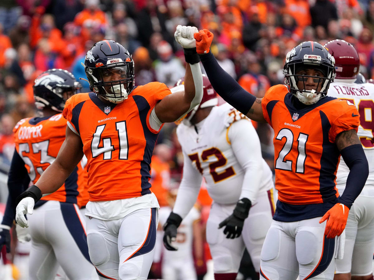 Broncos extend right of first refusal tender to OLB Malik Reed