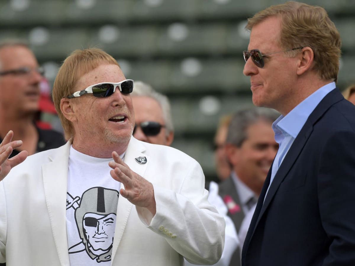 Which teams do NFL executives believe will underperform?