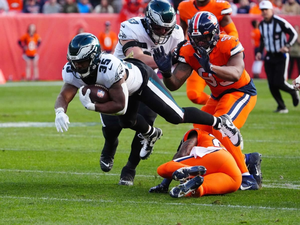 Eagles analysis: DeVonta Smith showed again, in win over the Broncos, why  he's going to be so special – The Morning Call