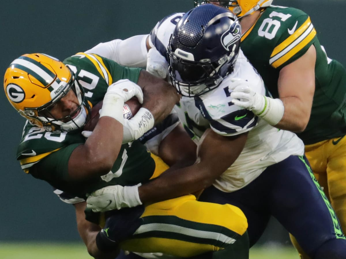 Packers outlast the Seahawks in cold defensive battle 17-0 in