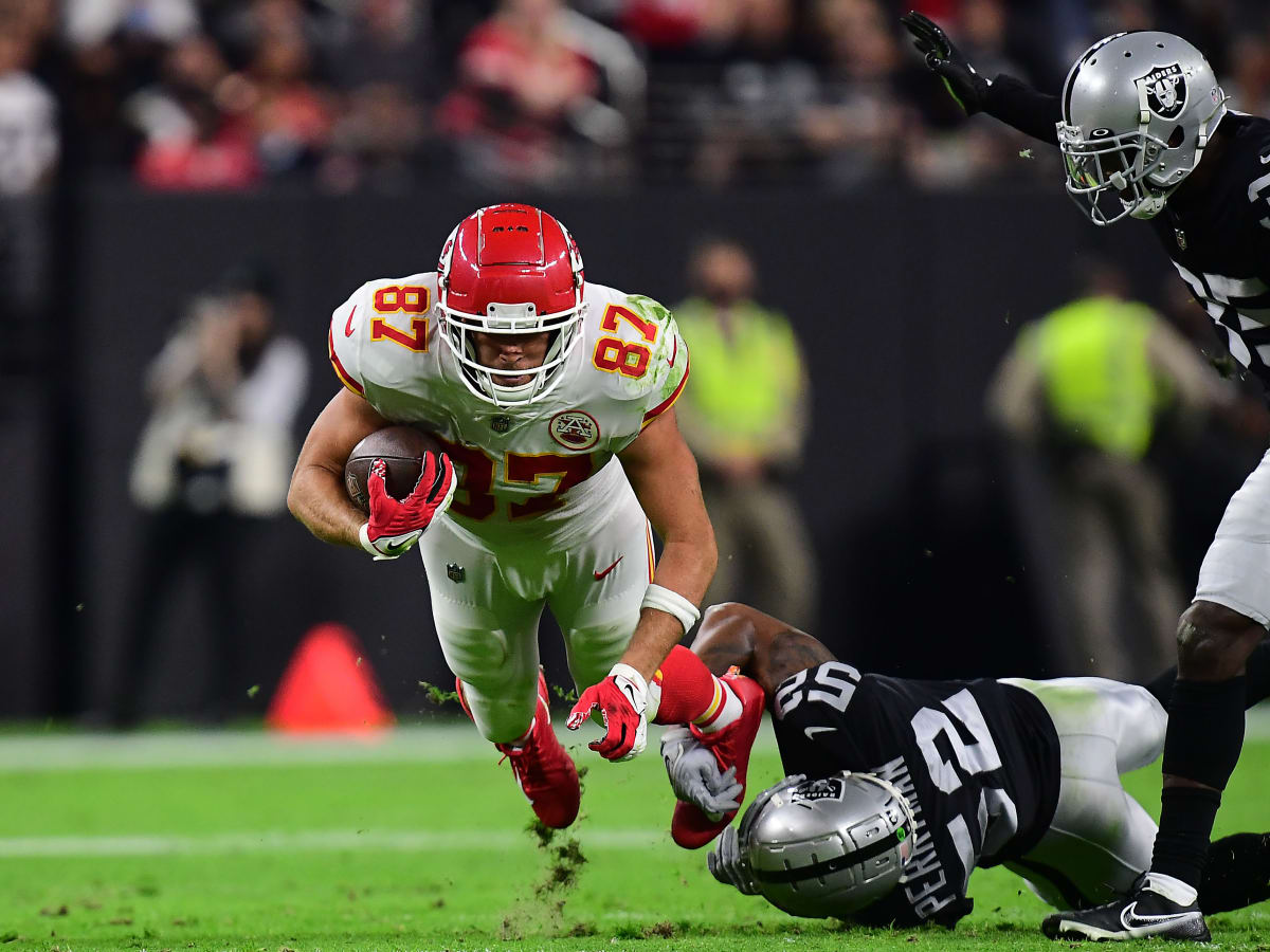 KC Chiefs: Patrick Mahomes and Travis Kelce to the rescue vs Raiders