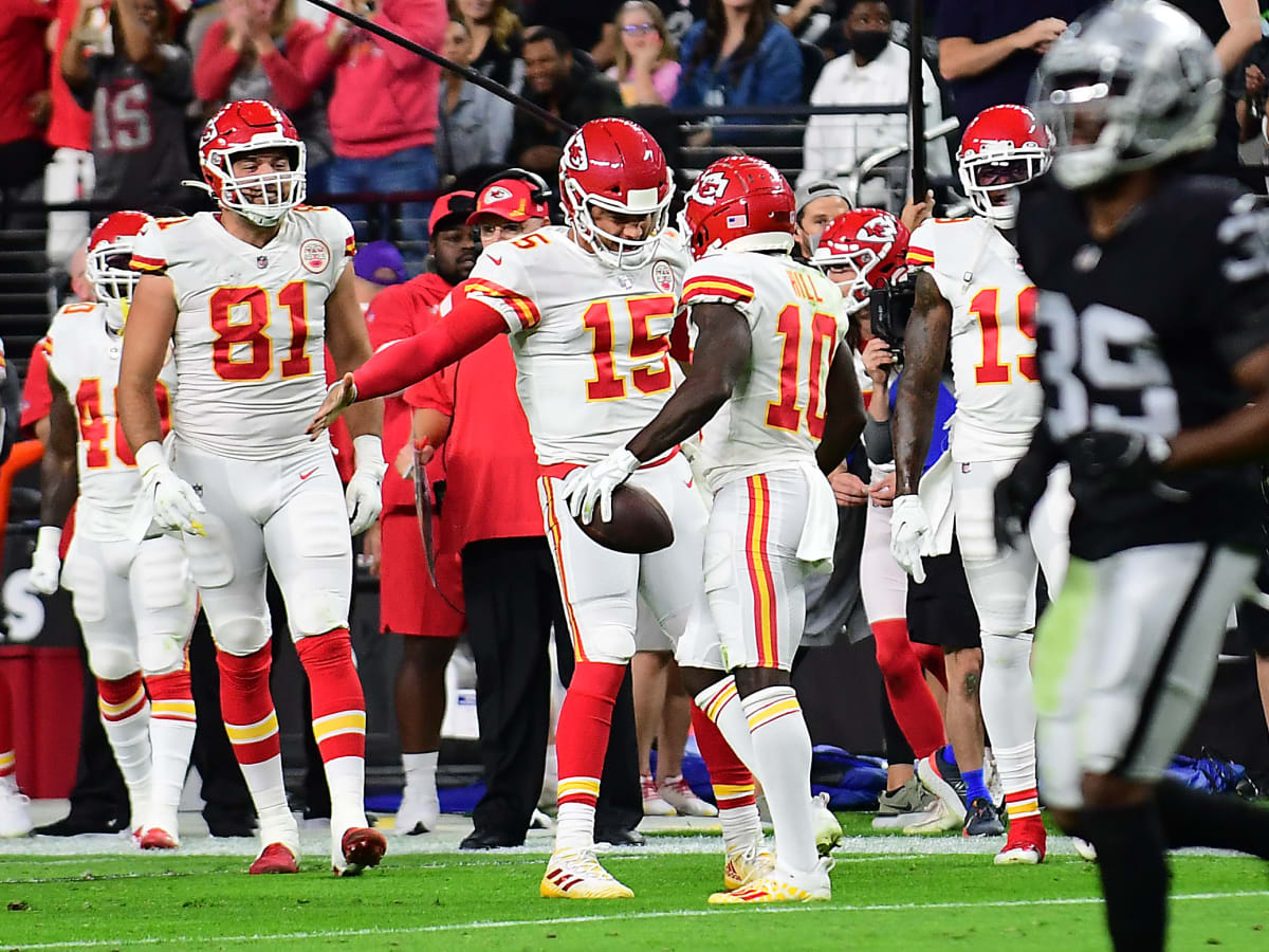 Savior” - NFL Analyst thinks Patrick Mahomes and Kansas City Chiefs could  be better without Tyreek Hill