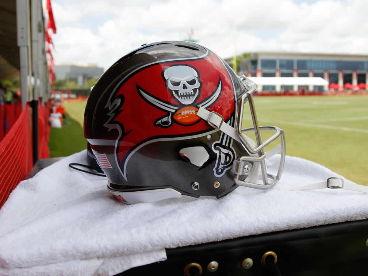 Giants allow stranded Tampa Bay Bucs to use practice facility