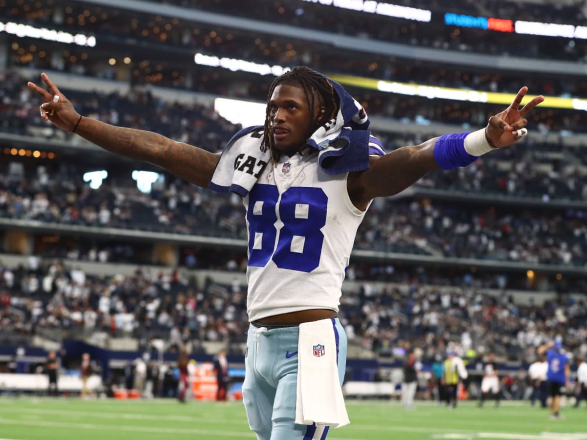 Cowboys WR CeeDee Lamb suffers concussion vs. Chiefs, status for