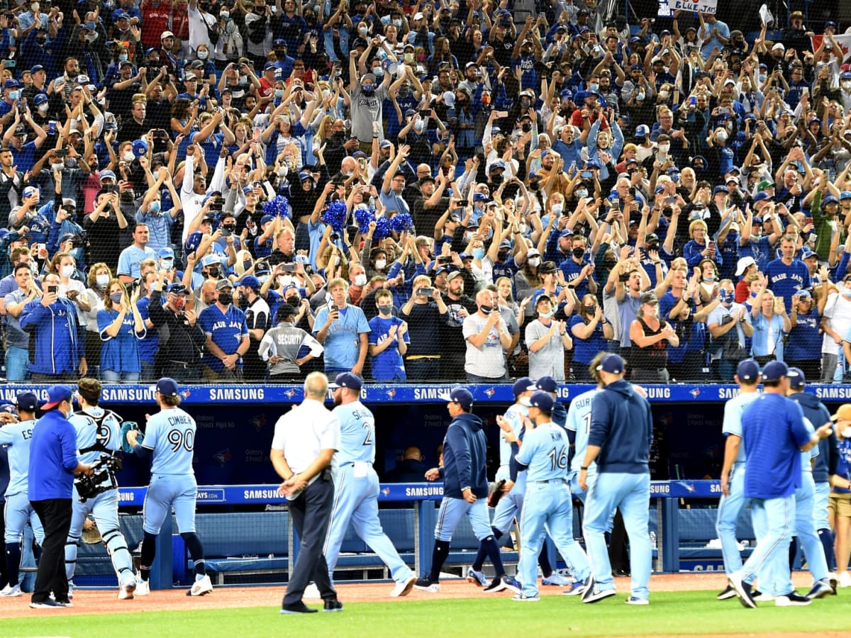 NEWSTALK1010 on X: Gates 1-5 outside the Rogers Centre are closed this  afternoon over fears of falling ice as the Blue Jays play a double-header  against the Royals  / X