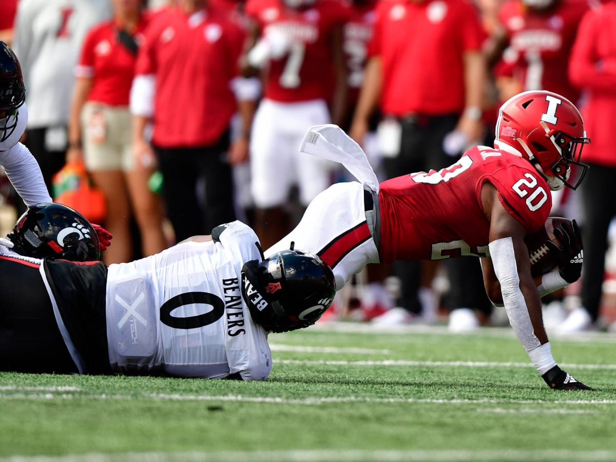 Leo Chenal Named Butkus Award Finalist