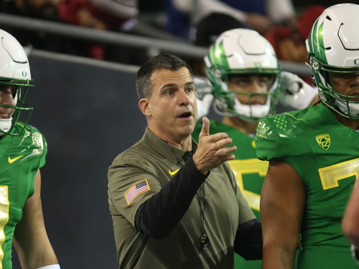 Oregon Ducks coach Mario Cristobal takes Sports Illustrated cover head on 