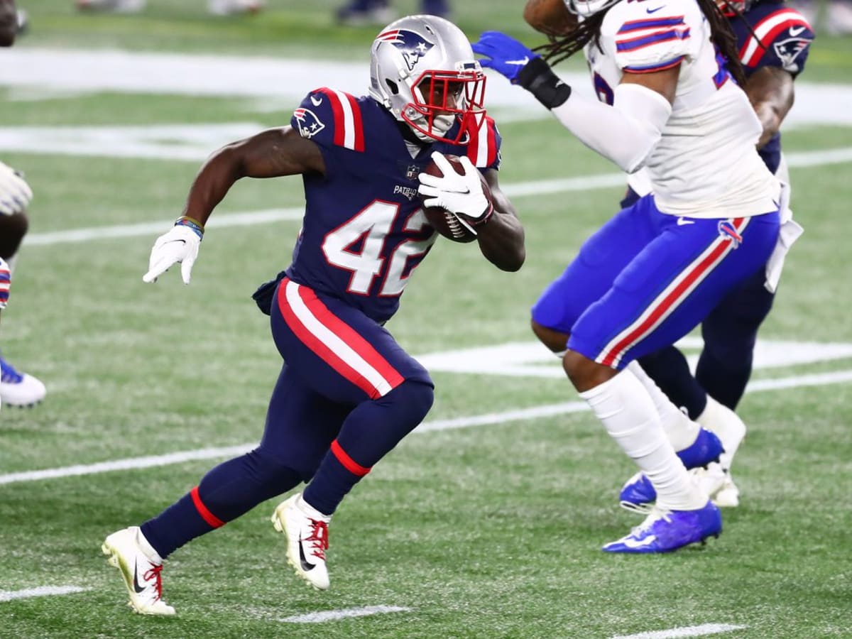 New England Patriots Sign 11 Players To Futures Contracts - Sports