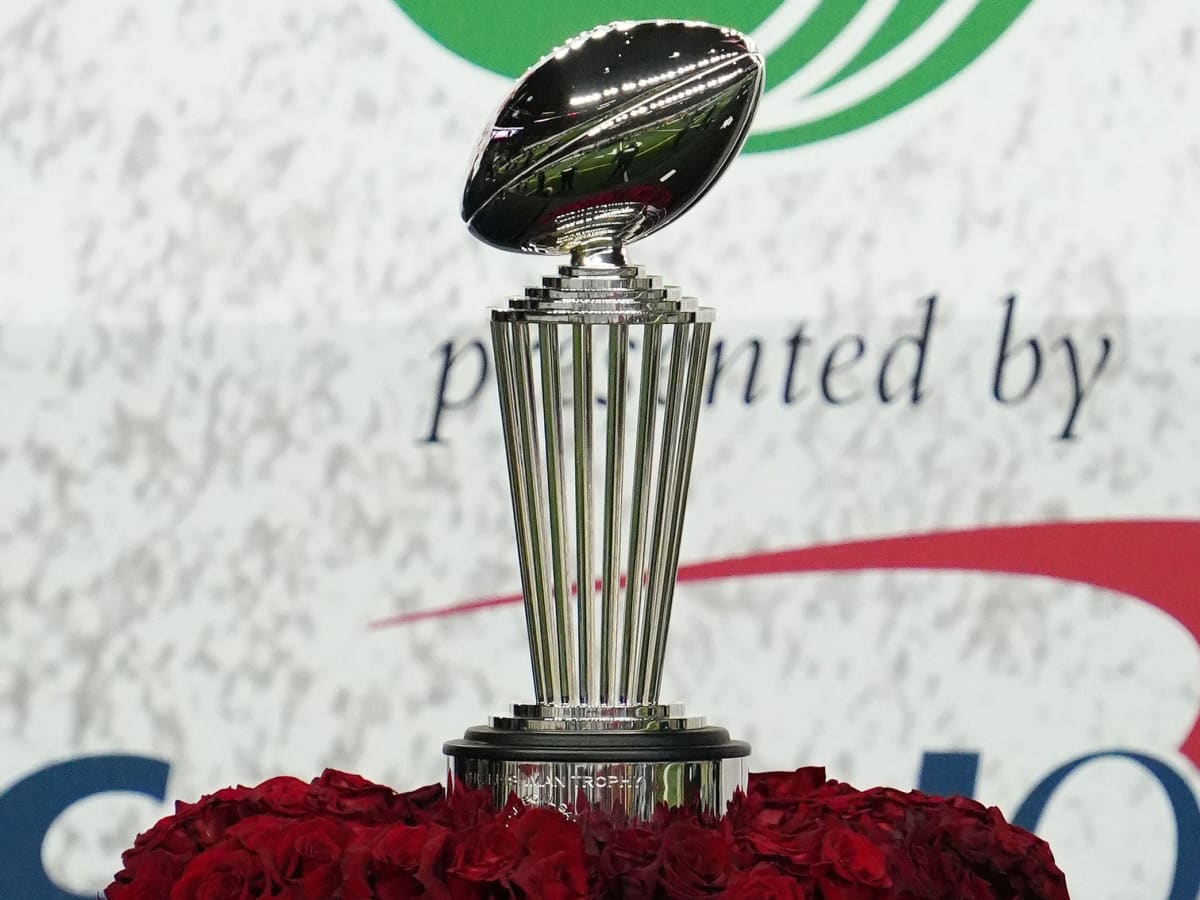 the rose bowl trophy