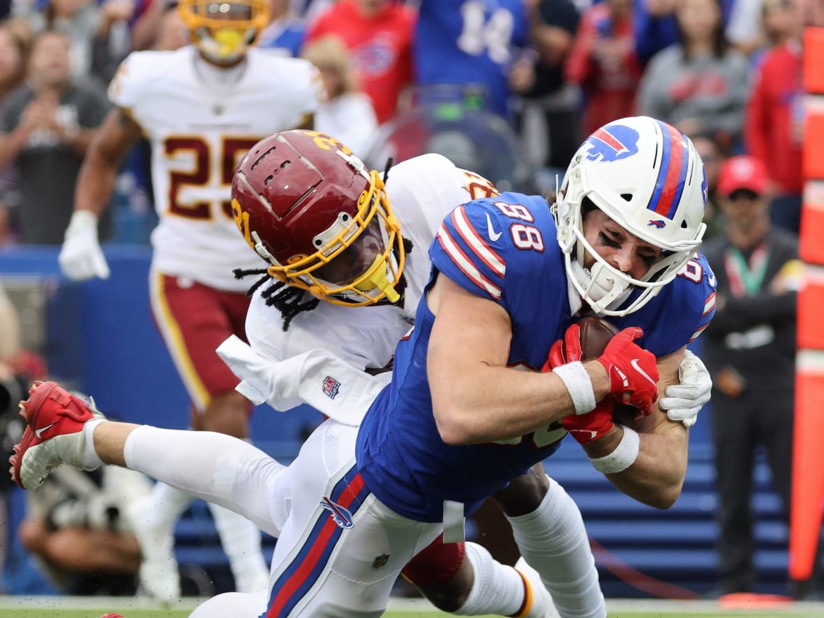 Buffalo Bills TE Dawson Knox gets an autograph from QB Josh Allen on his  neck - ESPN