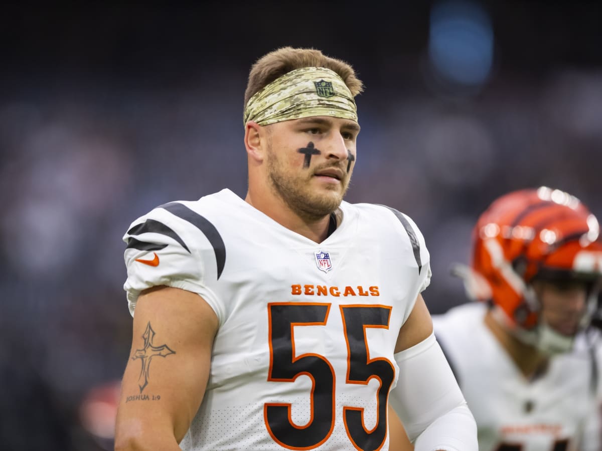 Cincinnati Bengals' Logan Wilson (55) runs past New York Jets' Max