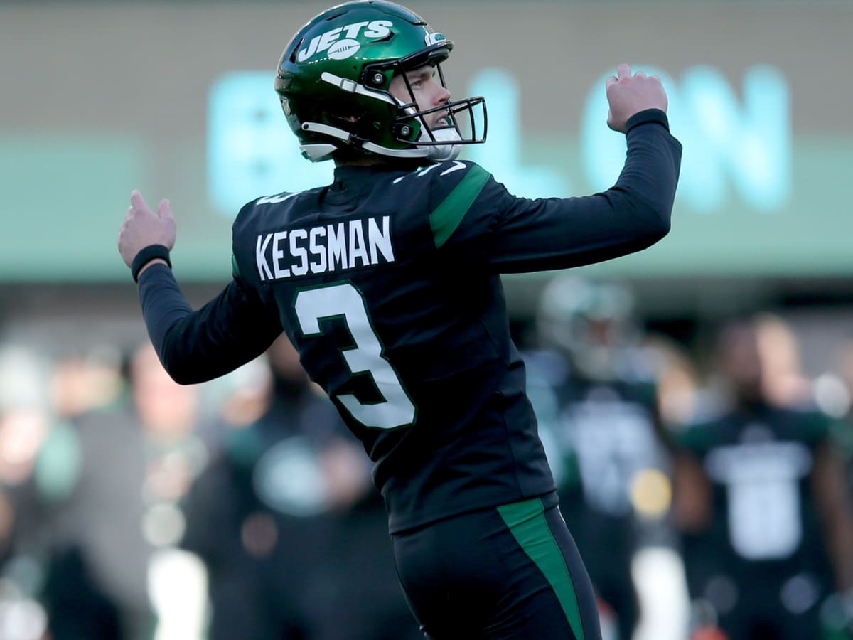 New York Jets tender restricted free agent kicker Eddy Pineiro