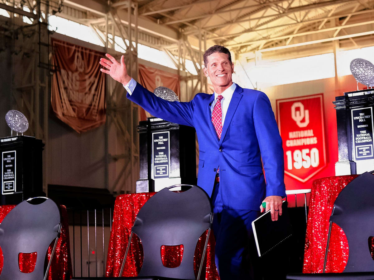 Oklahoma Sooners Football Coach Brent Venables, Assistants Get Raises, New  Contracts - Sports Illustrated Oklahoma Sooners News, Analysis and More