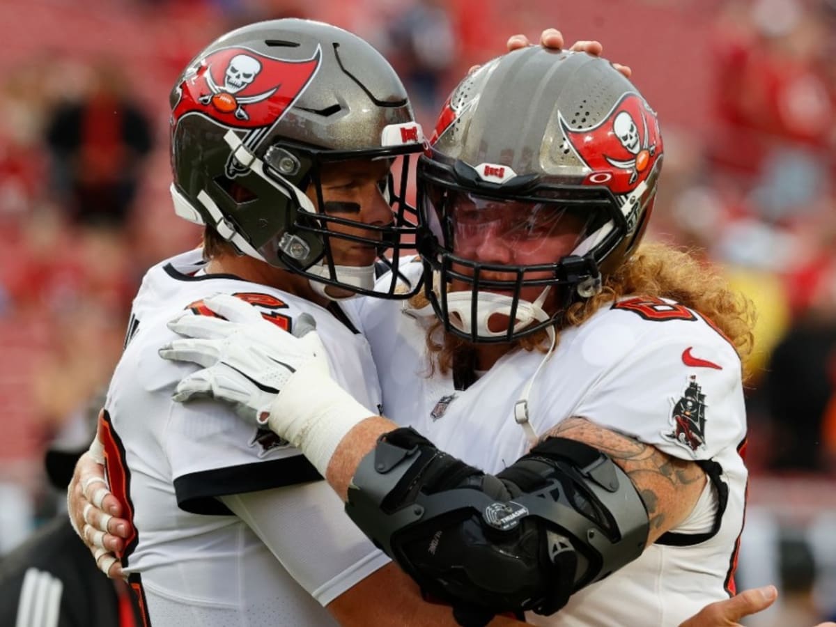 Buccaneers to move Ali Marpet to center, PFF News & Analysis