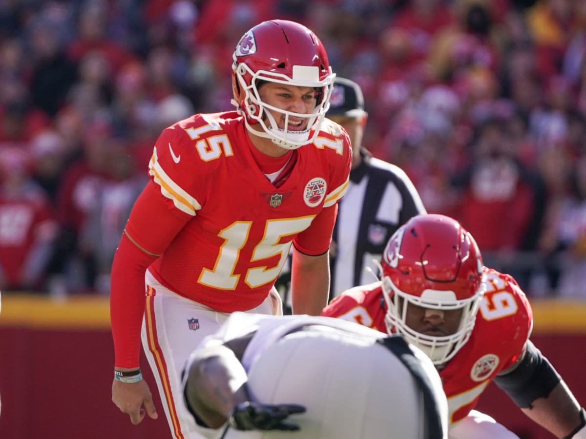 Raiders with 5 turnovers, get crushed by Chiefs 48-9