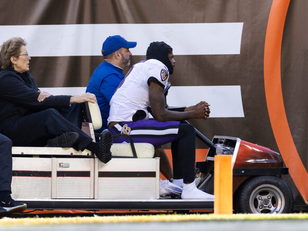 Ravens QB Lamar Jackson carted into locker room with ankle sprain in loss  to Browns: 'We'll look at it more tomorrow'