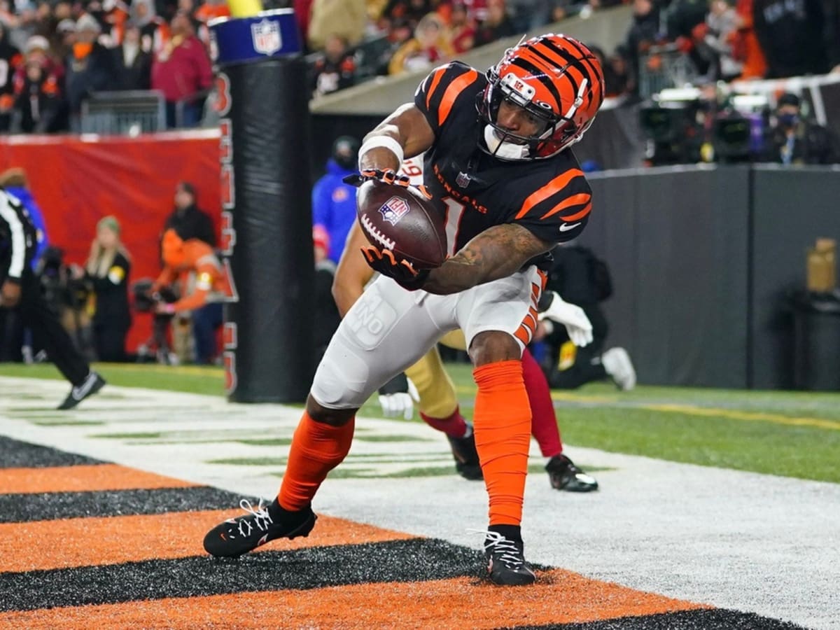 Cincinnati Bengals on X: .@Real10jayy__ now holds the rookie record for  most receiving yards in a season (1,429) and a single game (266) in the  Super Bowl era. He can definitely see