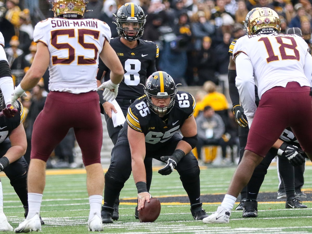 Iowa All-America C Tyler Linderbaum declares for NFL draft - The San Diego  Union-Tribune