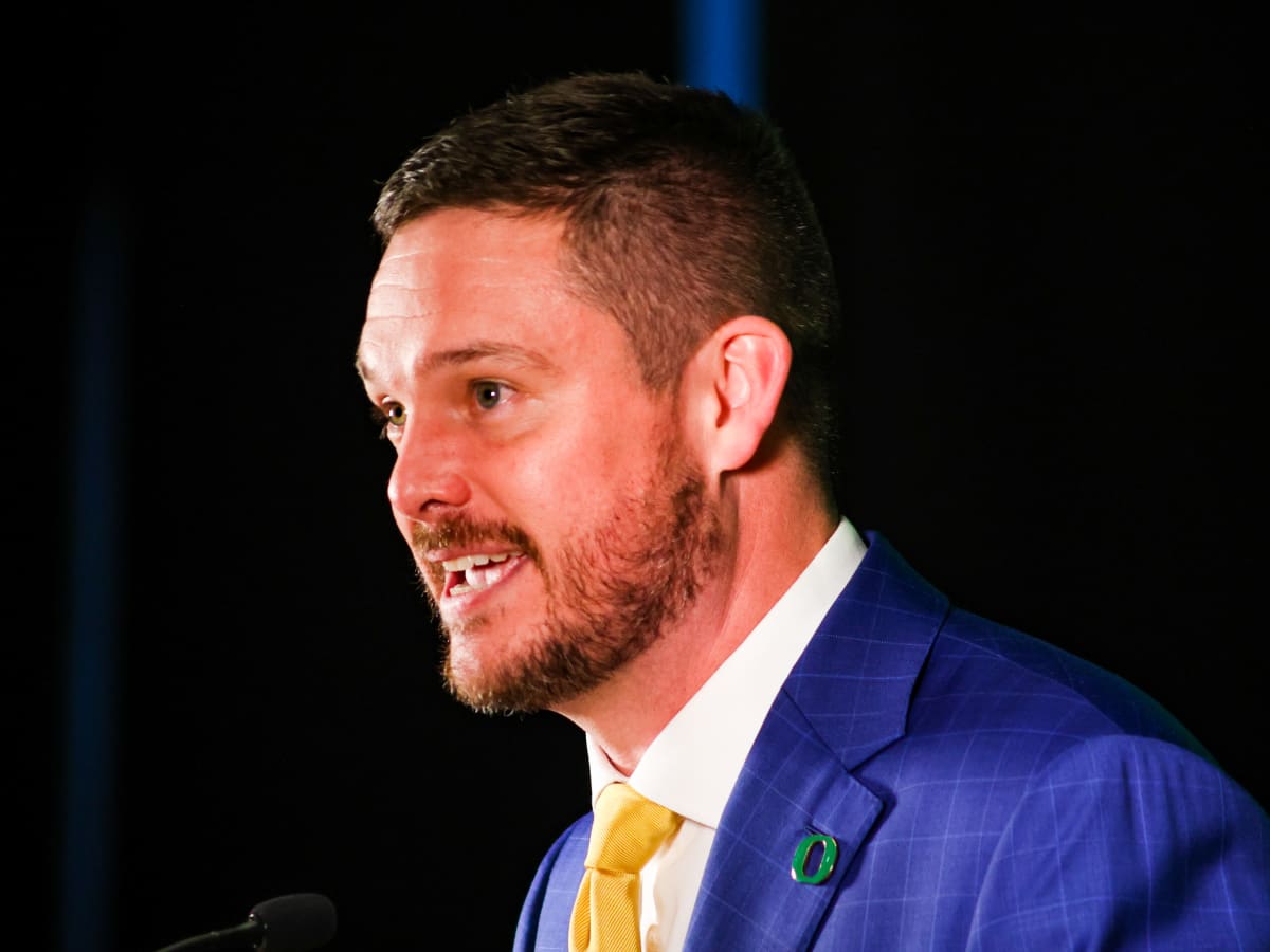 Oregon Football Coach Dan Lanning Bringing Back Former Ducks as Honorary  Coaches For Spring Game - Sports Illustrated Oregon Ducks News, Analysis  and More