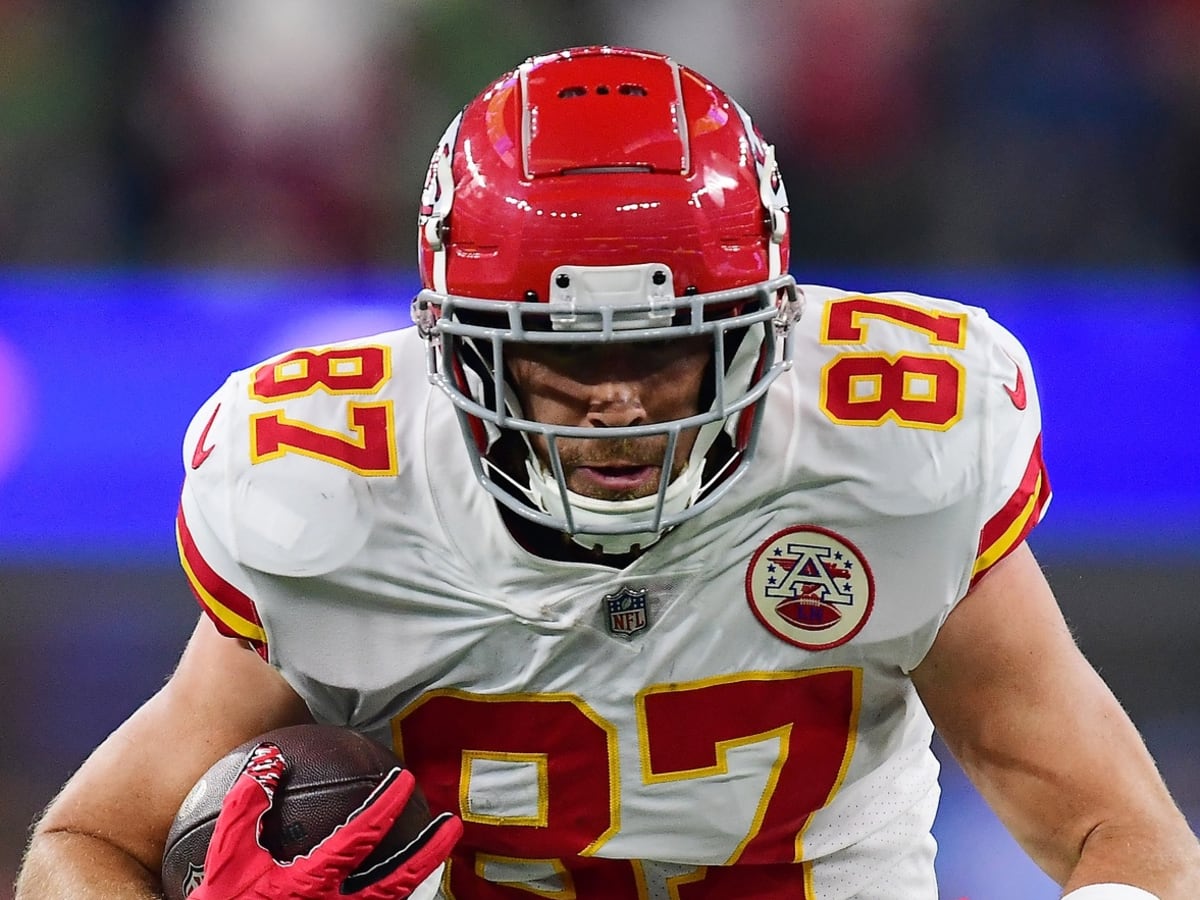 Travis Kelce launches mental health endowment for UC Bearcats