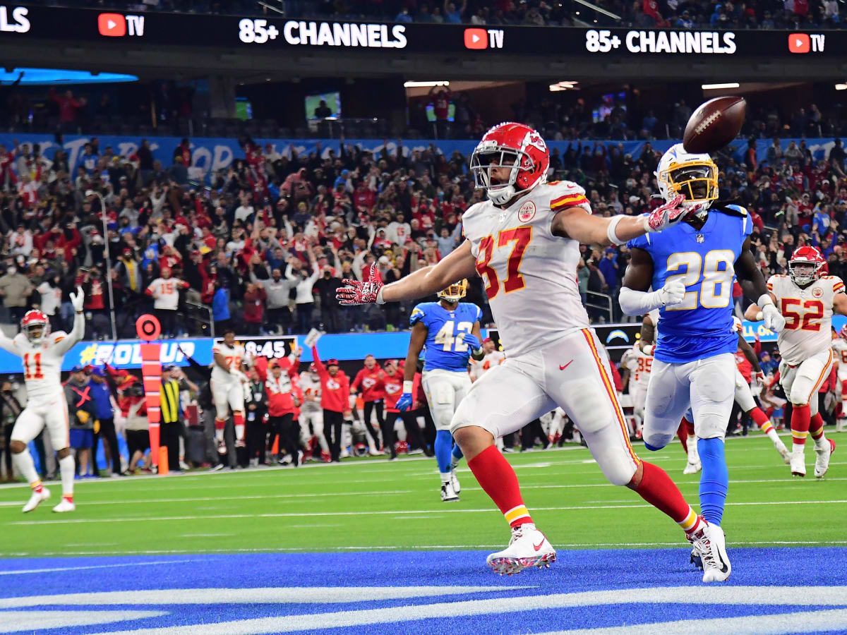 Four Takeaways From the KC Chiefs' 34-28 Win Over the Los Angeles Chargers  - Sports Illustrated Kansas City Chiefs News, Analysis and More