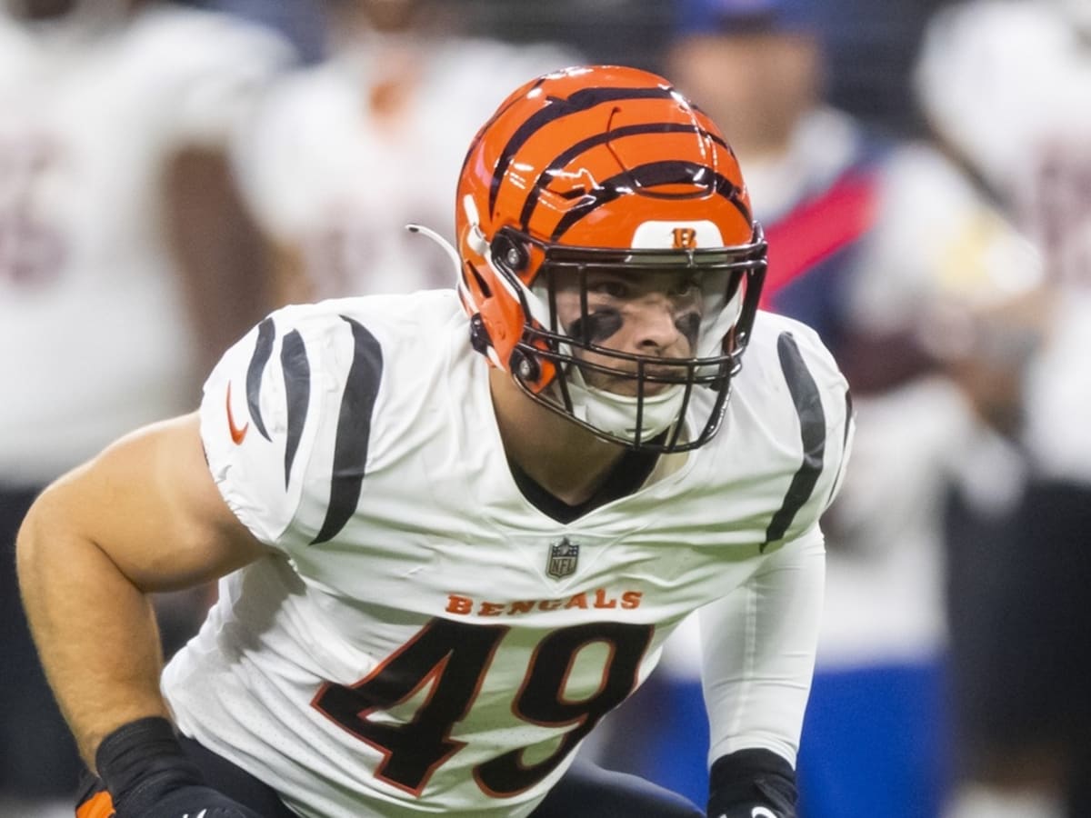 Cincinnati Bengals linebacker Joe Bachie (49) runs for the play during an  NFL football game against the San Francisco 49ers, Sunday, Dec. 12, 2021,  in Cincinnati. (AP Photo/Emilee Chinn Stock Photo - Alamy