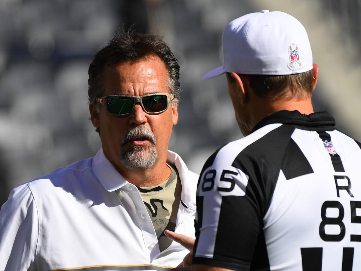 X-এ NBC Sports: Jeff Fisher is preparing the @USFLPanthers for battle!  @USFLGamblers vs. Panthers - NOW on NBC and @peacockTV.   / X