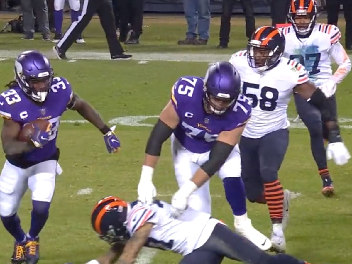 Vikings-Bears controversial penalty explained by NFL officiating account -  Sports Illustrated