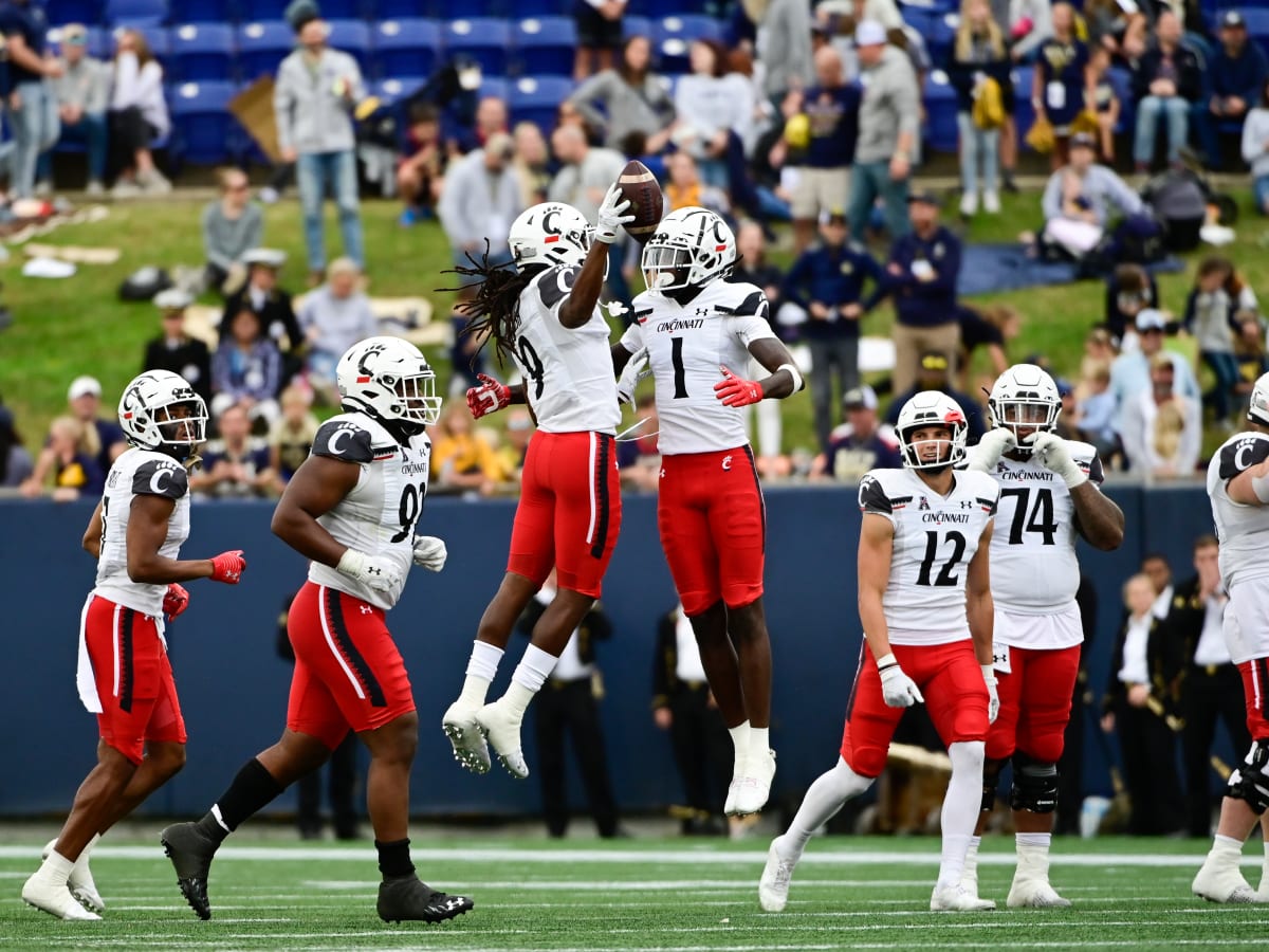 Report: Myjai Sanders Declaring for NFL Draft - All Bearcats