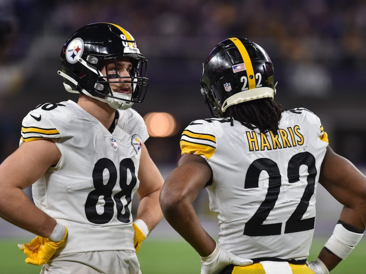 It's Time to Veer Away From Kenny Pickett to Pittsburgh Steelers Talk -  Sports Illustrated Pittsburgh Steelers News, Analysis and More