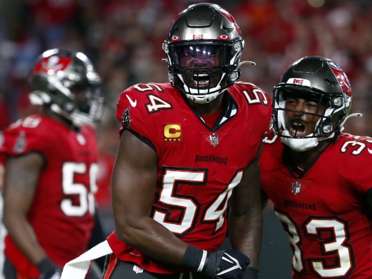 Lavonte David, Leonard Fournette questionable for Bucs' playoff opener