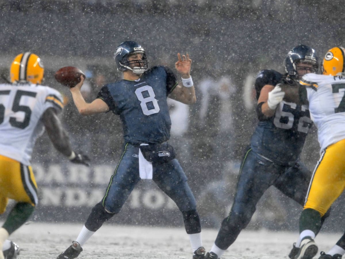 Packers-Seahawks getting snow at Lambeau Field