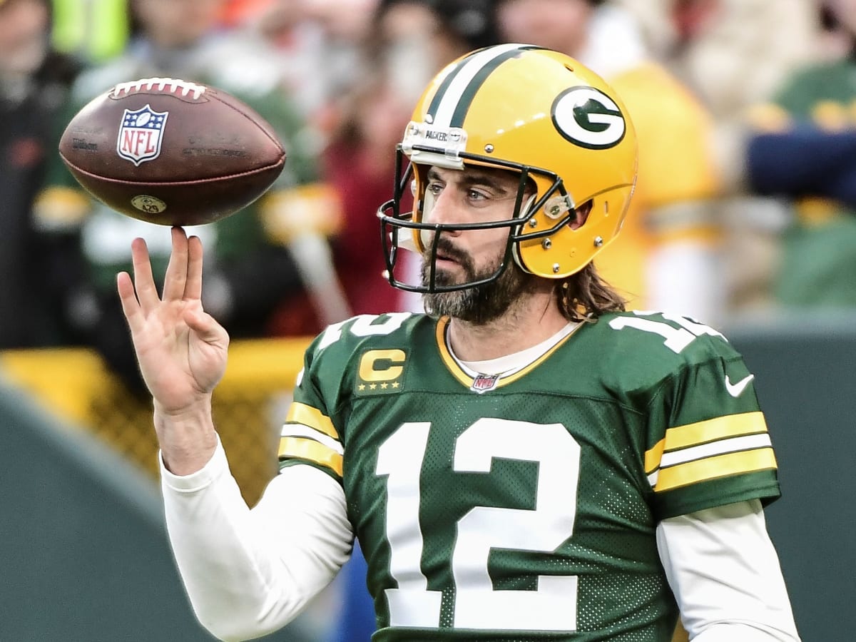 Sunday Night Football on NBC - 193 games. 400 touchdown passes. Aaron  Rodgers is legendary. #GoPackGo