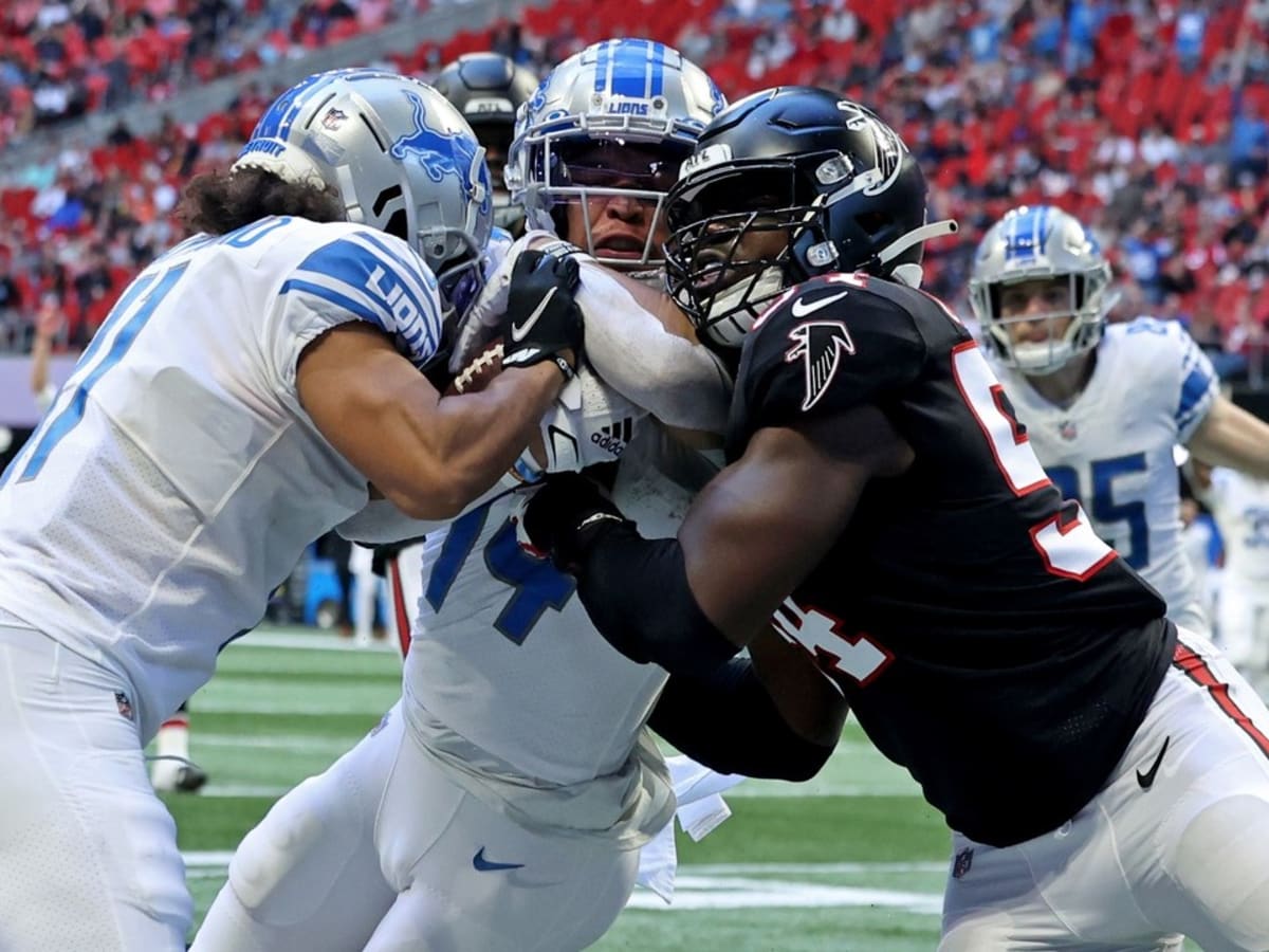 Detroit Lions' T.J. Hockenson celebrates his touchdown catch with Trinity  Benson (17) during the first half of an NFL football game Monday, Sept. 20,  2021, in Green Bay, Wis. (AP Photo/Morry Gash