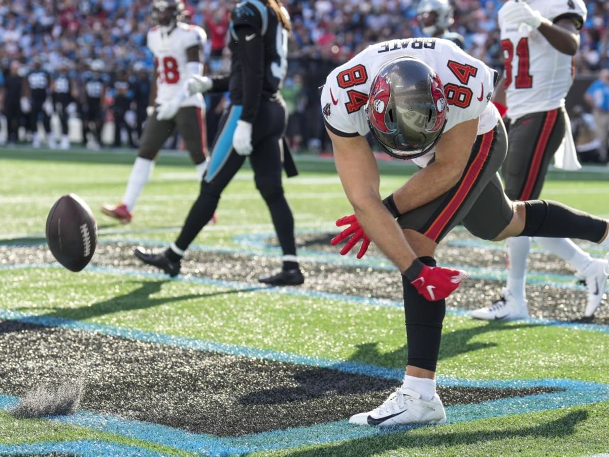 Tom Brady, Buccaneers clinch playoff spot with win over Panthers