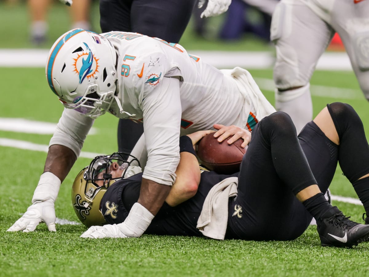 Miami Dolphins defensive end Emmanuel Ogbah (91) gets set on defense  against the Detroit Lions during an NFL football game, Sunday, Oct. 30,  2022, in Detroit. (AP Photo/Rick Osentoski Stock Photo - Alamy