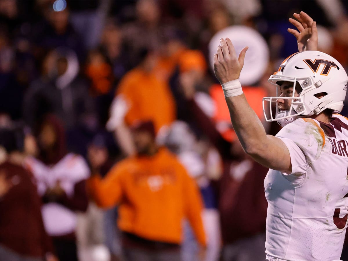 Virginia Tech Hokies football team will sport New York Yankees logo on its  helmets for 2021 Pinstripe Bowl - ABC7 New York